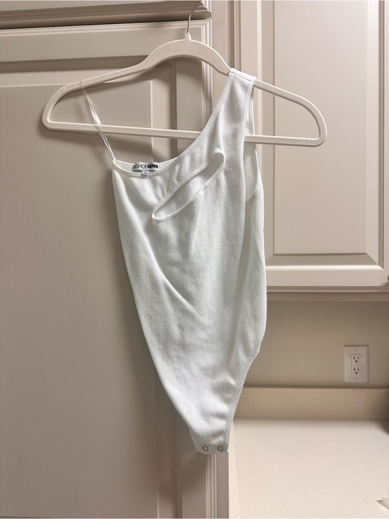 Fashion Nova Tops - Fashion Nova White One-Shoulder Ribbed Cutout Bodysuit